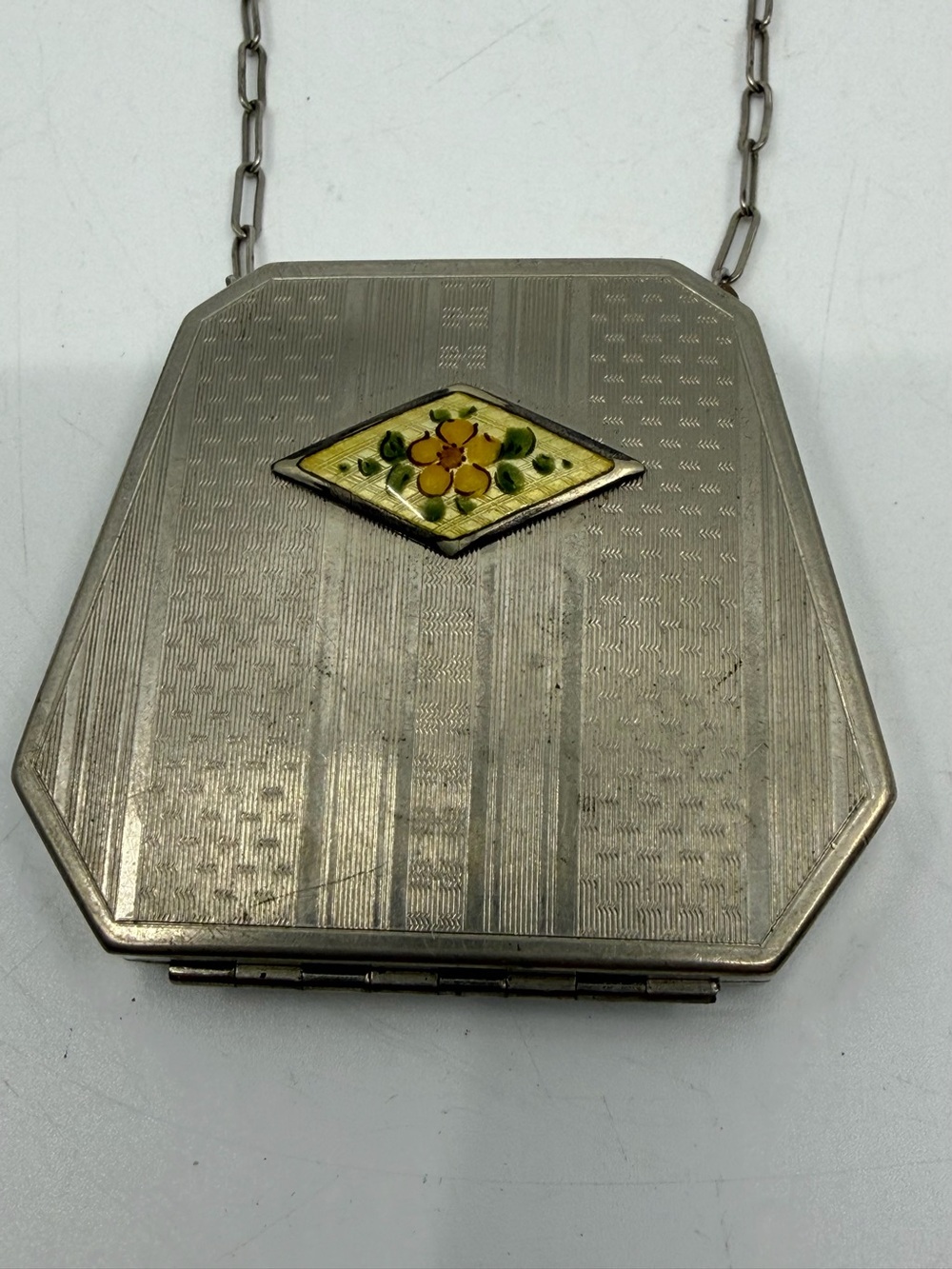 Vintage Silver Tone Floral Emblem compact dance purse - Picture 2 of 7